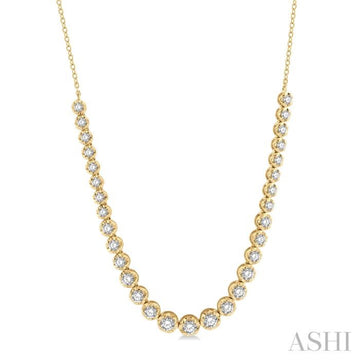 2 Ctw Round Cut Diamond Illusion Necklace in 14K Yellow Gold